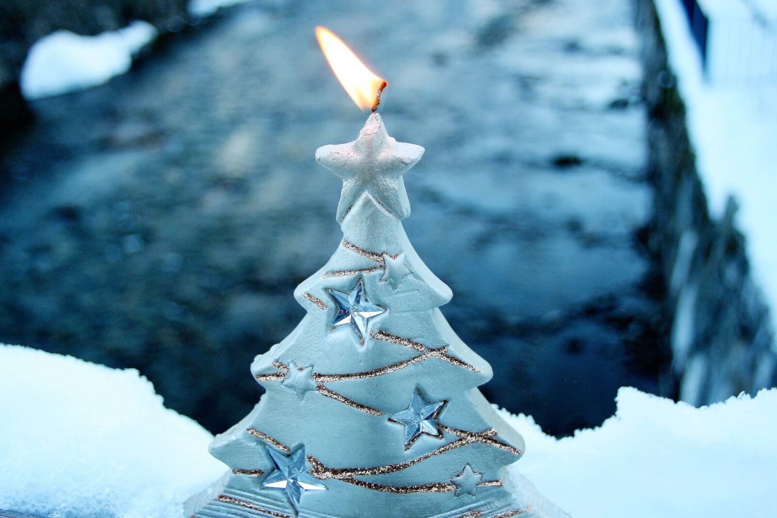 Canon EOS 400D (EOS Digital Rebel XTi / EOS Kiss Digital X) sample photo. Asterisk, candle, christmas photography