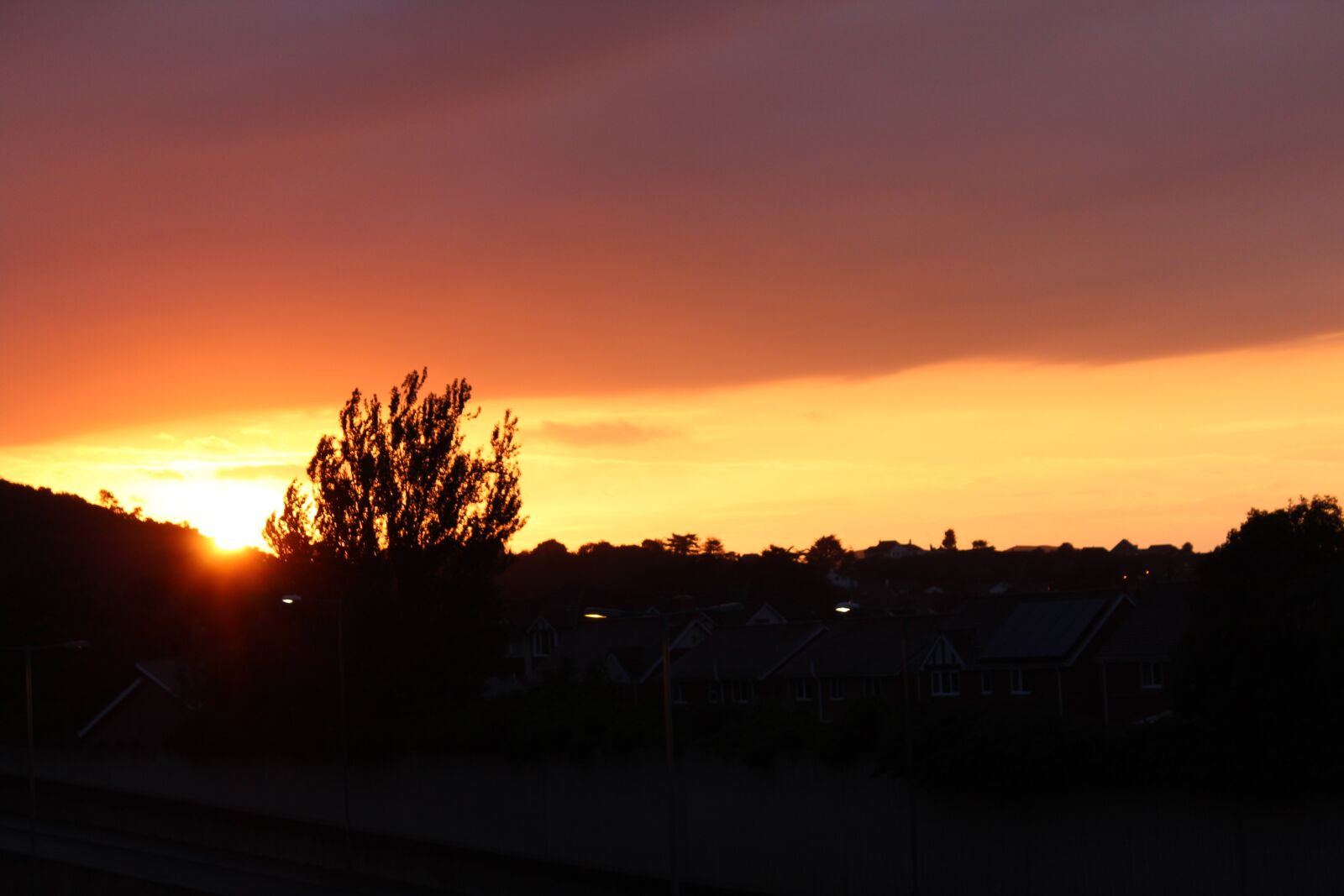 Canon EOS 1300D (EOS Rebel T6 / EOS Kiss X80) sample photo. Sunset, dawn, dusk photography