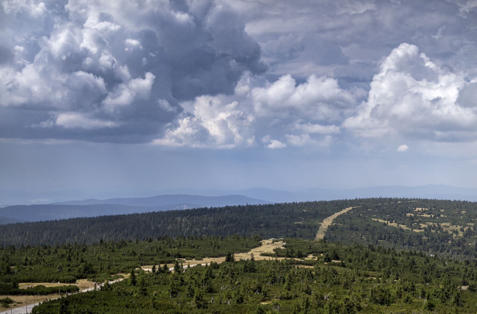 Canon EOS 6D + Canon EF 50mm F1.4 USM sample photo. Mountains, clouds, krkono e photography