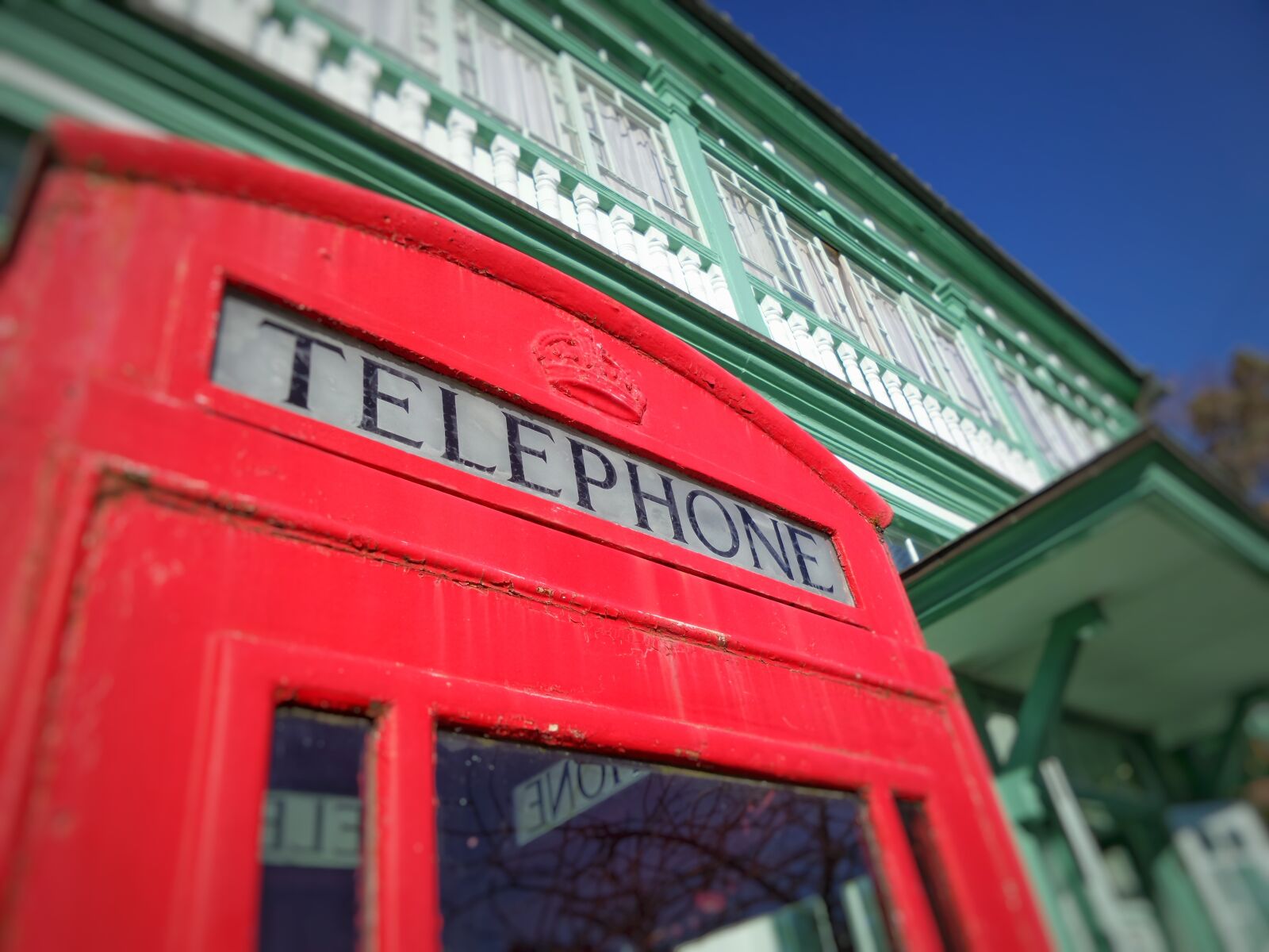 Samsung Galaxy K Zoom sample photo. Telephone, booth, public photography
