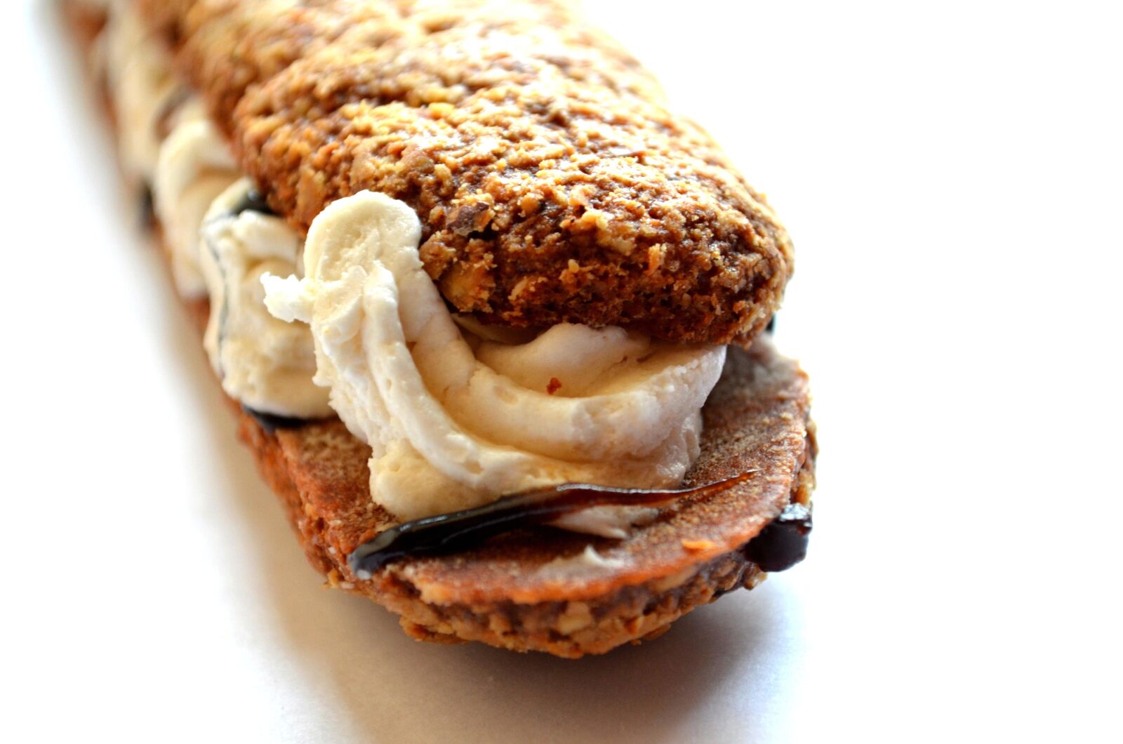 Nikon D5100 sample photo. Cream, biscuit, chocolate, food photography