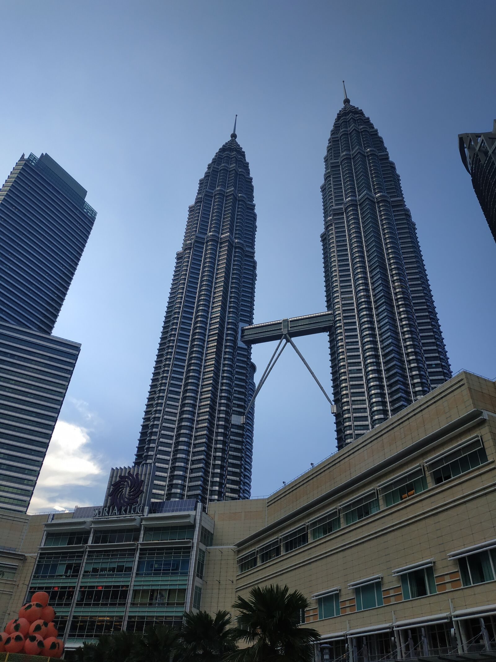 Xiaomi Redmi Note 5 sample photo. Kl cc, towing malaysian photography