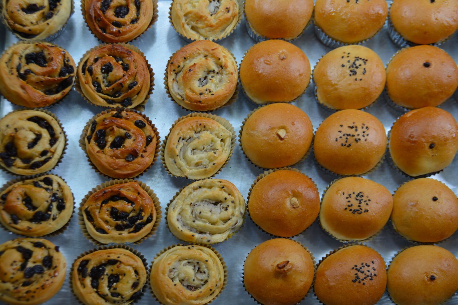 Nikon D5200 sample photo. Buns, cakes, food photography