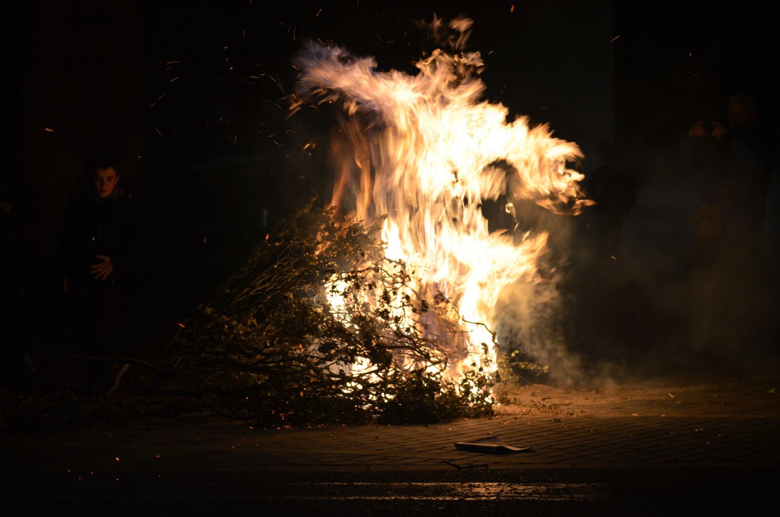 Nikon D5100 sample photo. Power, fire, figure photography