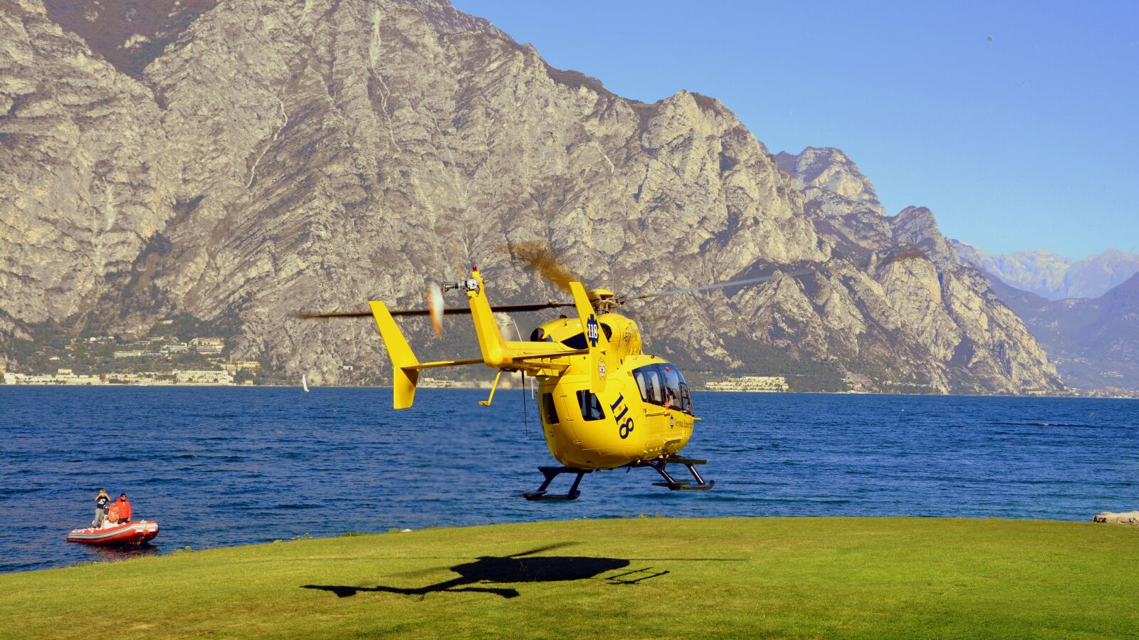 Nikon D7100 sample photo. Take off, helicopter, emergency photography