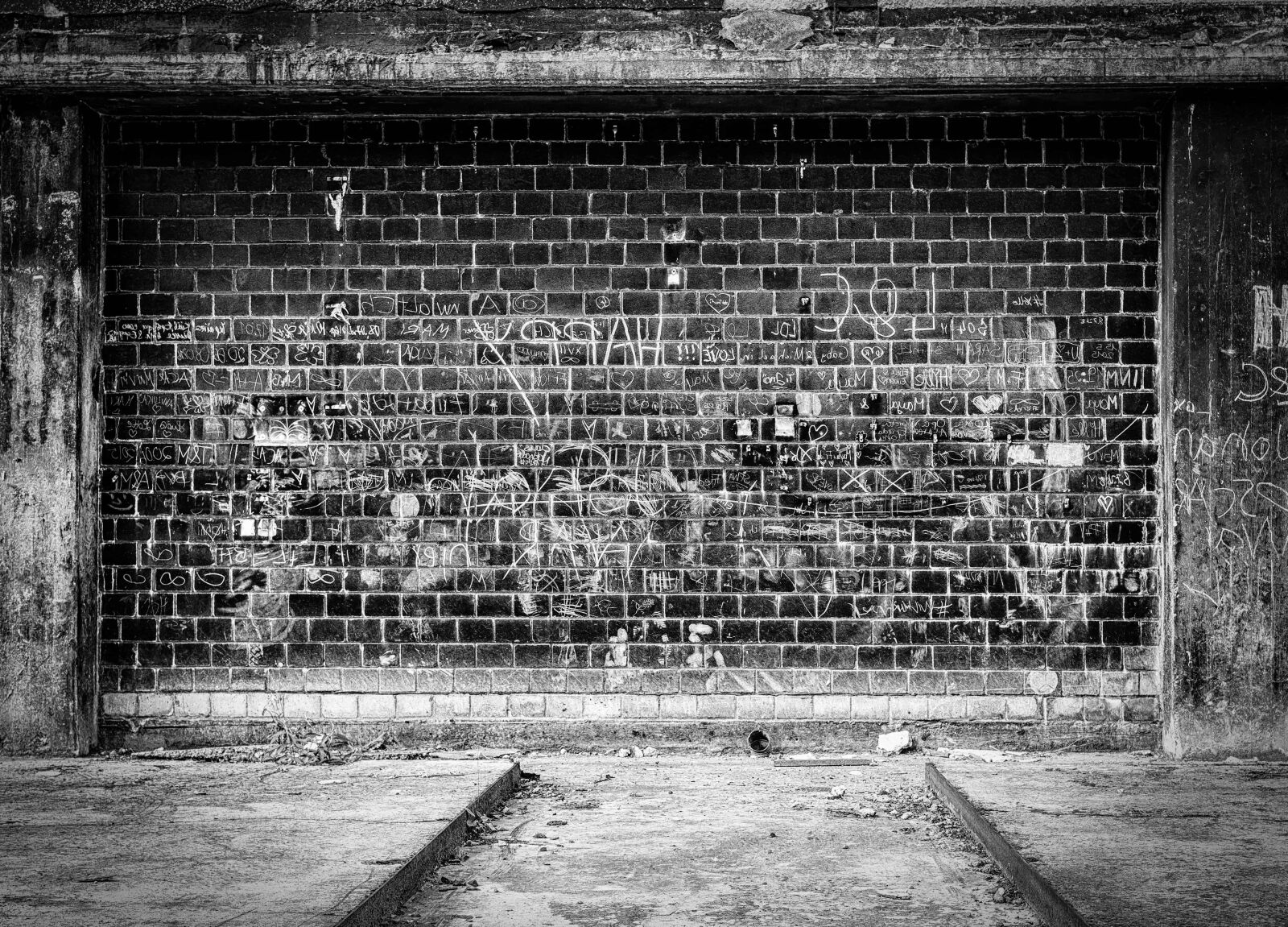 Nikon D3300 sample photo. Brick, street, retro, old photography