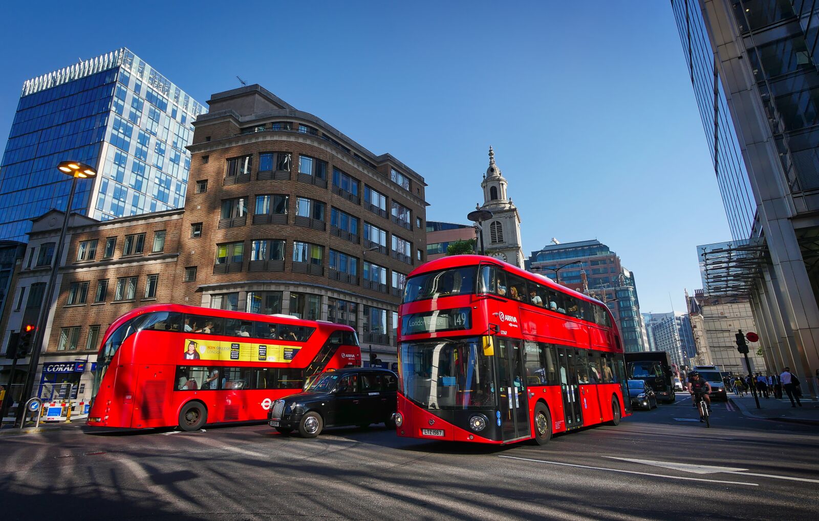 Panasonic Lumix DMC-GX8 sample photo. London, bus, red photography