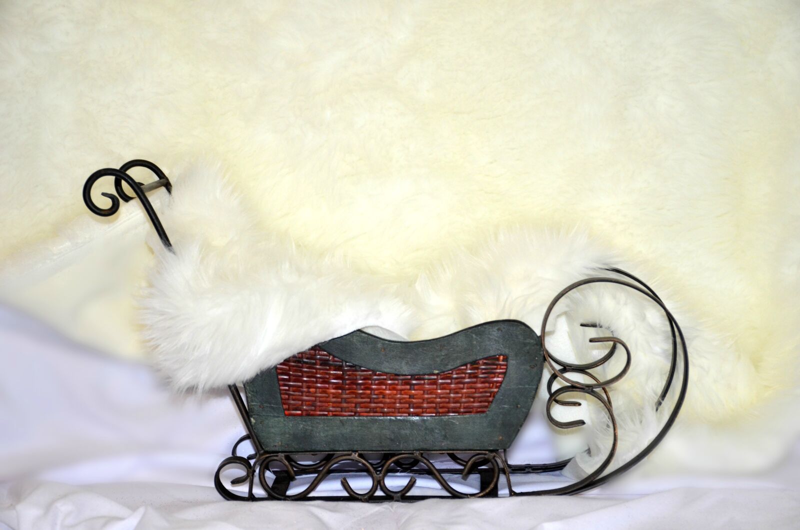 Nikon D7000 sample photo. Sled, holiday, photo props photography