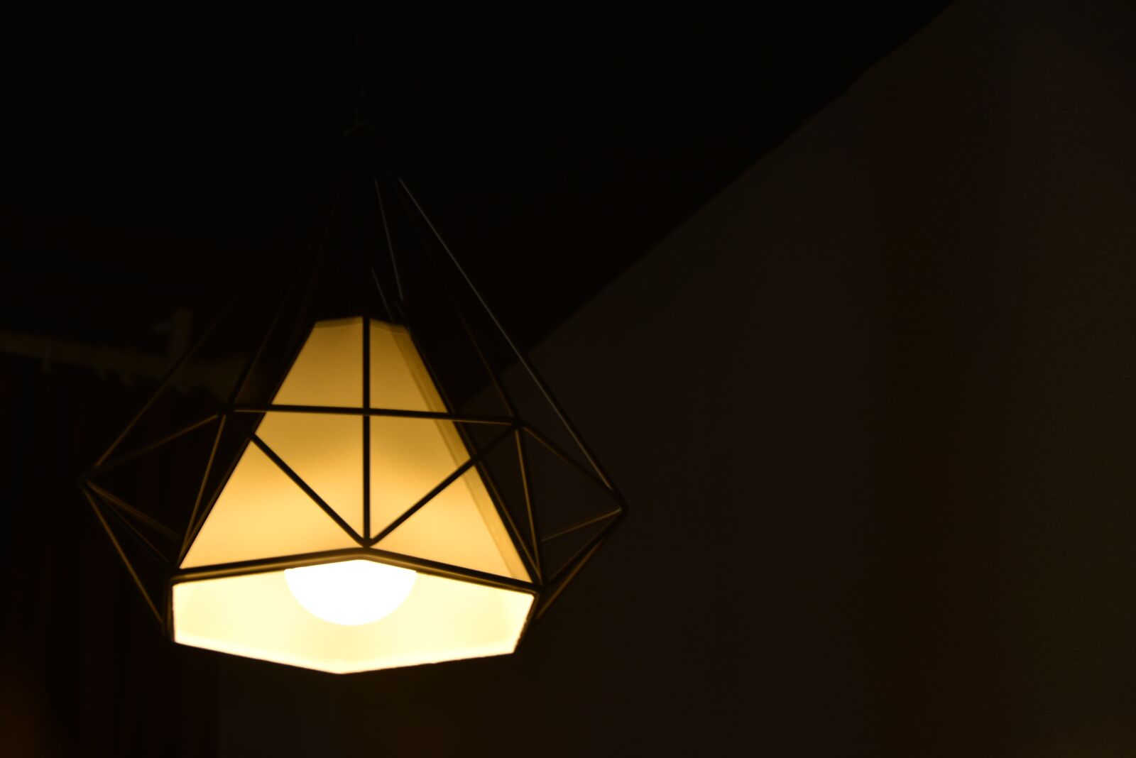 Nikon D5500 sample photo. Lamp, simple, geometry photography