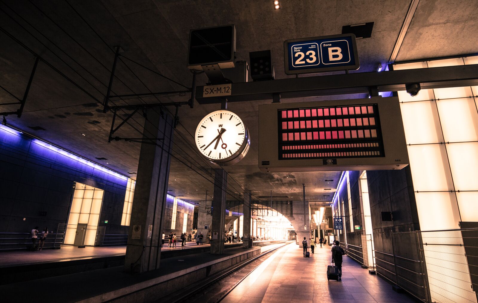Nikon D610 sample photo. Station, antwerp, travel photography