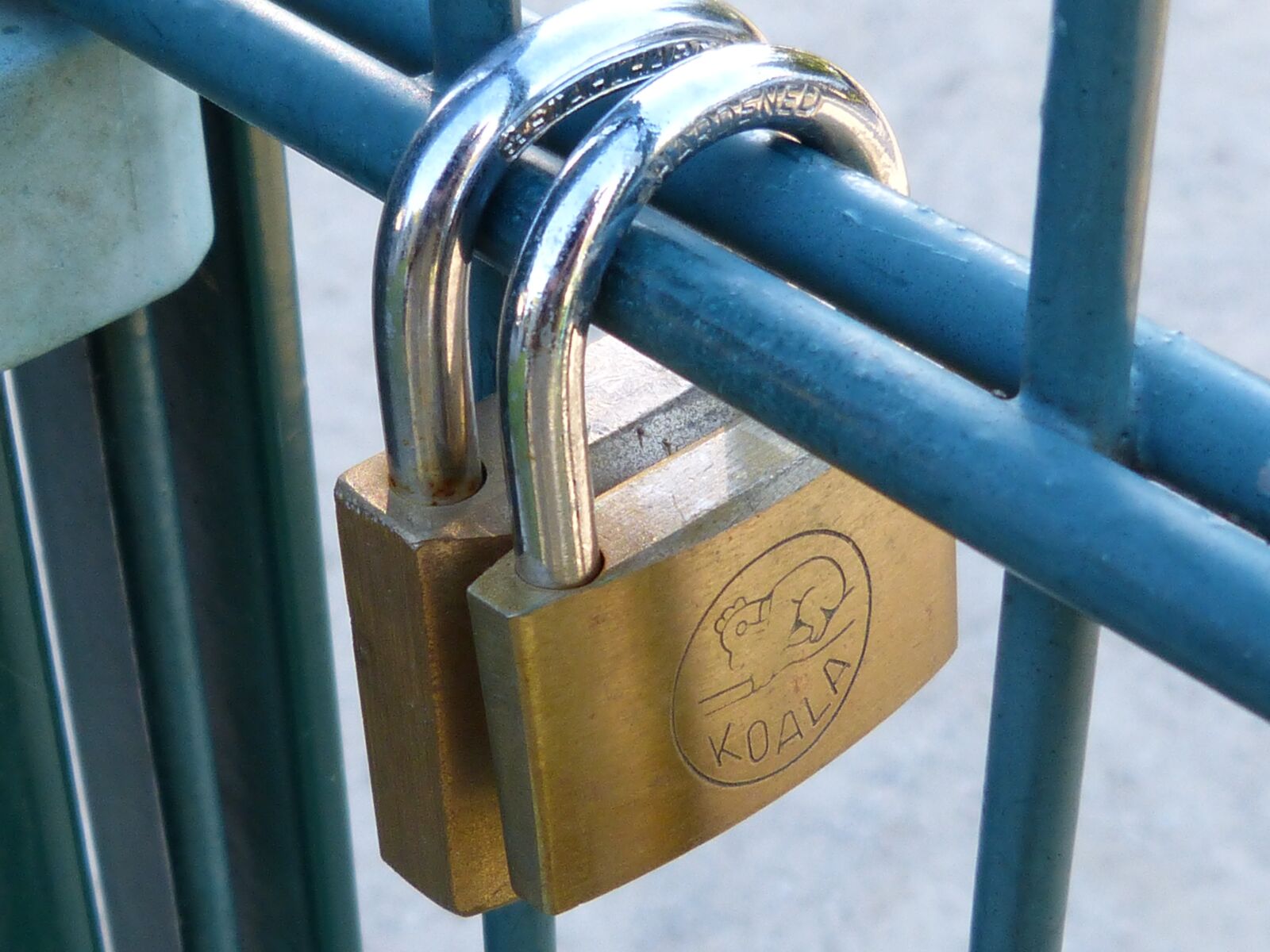 Panasonic DMC-FZ62 sample photo. Padlock, fence, castle photography