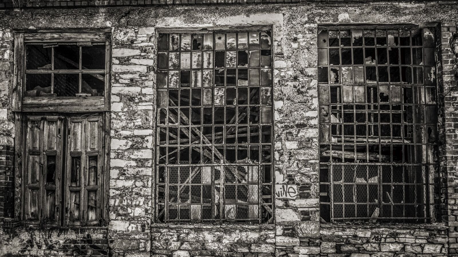 Nikon D3300 sample photo. Windows, factory, decay photography