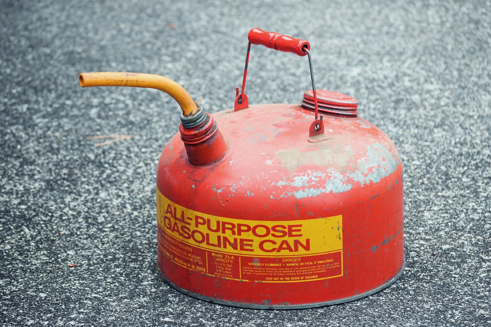 Nikon D3300 sample photo. Gasoline, gas, can photography
