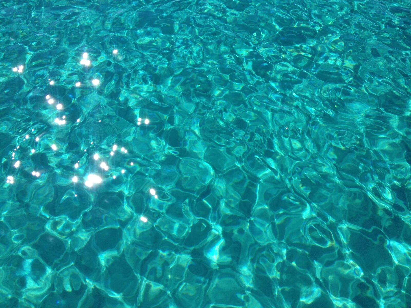 iPhone 4S back camera 4.28mm f/2.4 sample photo. Water, sea, blue photography