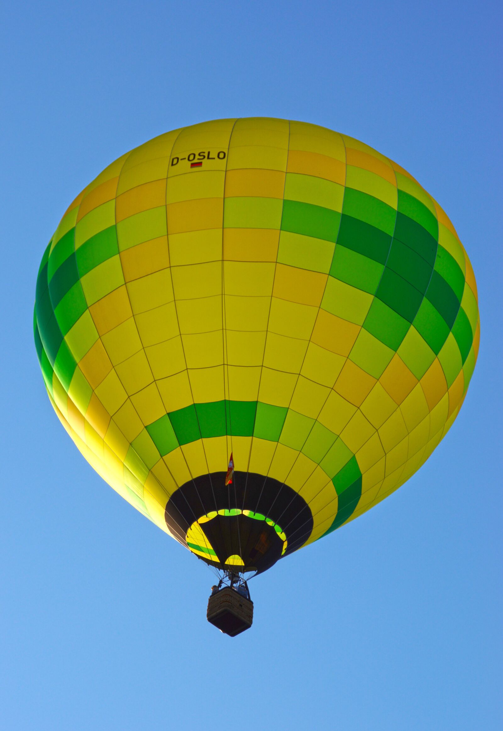 Sony SLT-A68 + Sony DT 18-200mm F3.5-6.3 sample photo. Ball, sky, hot-air ballooning photography