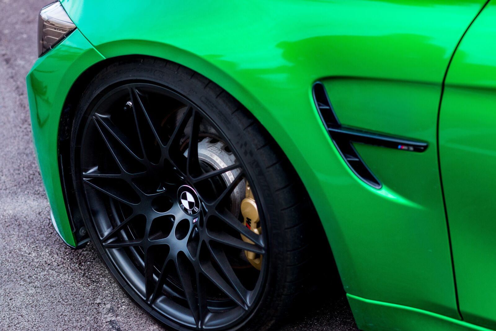 Canon EOS 70D + Canon EF 50mm F1.4 USM sample photo. Bmw m3, green, car photography