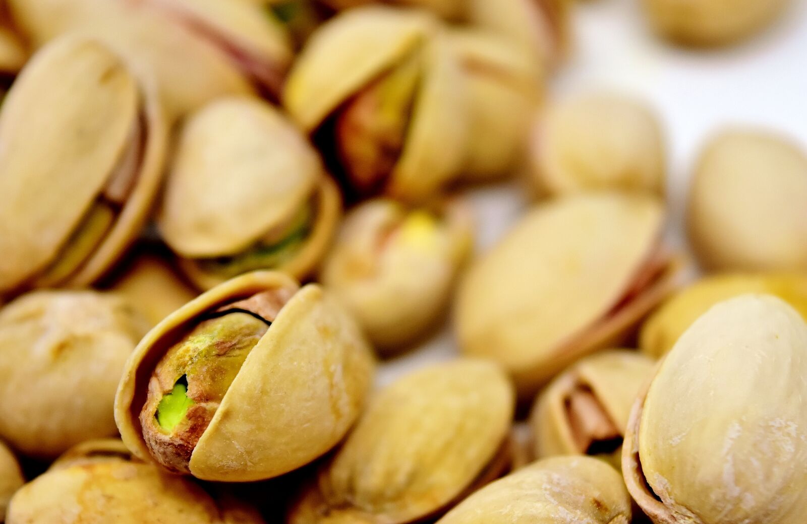 Nikon D7200 sample photo. Pistachios, eat, delicious photography