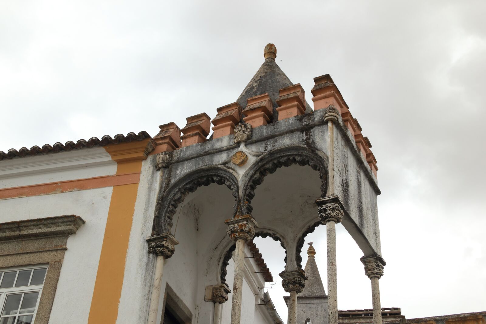 Canon EOS 550D (EOS Rebel T2i / EOS Kiss X4) sample photo. Portugal, evora, street photography