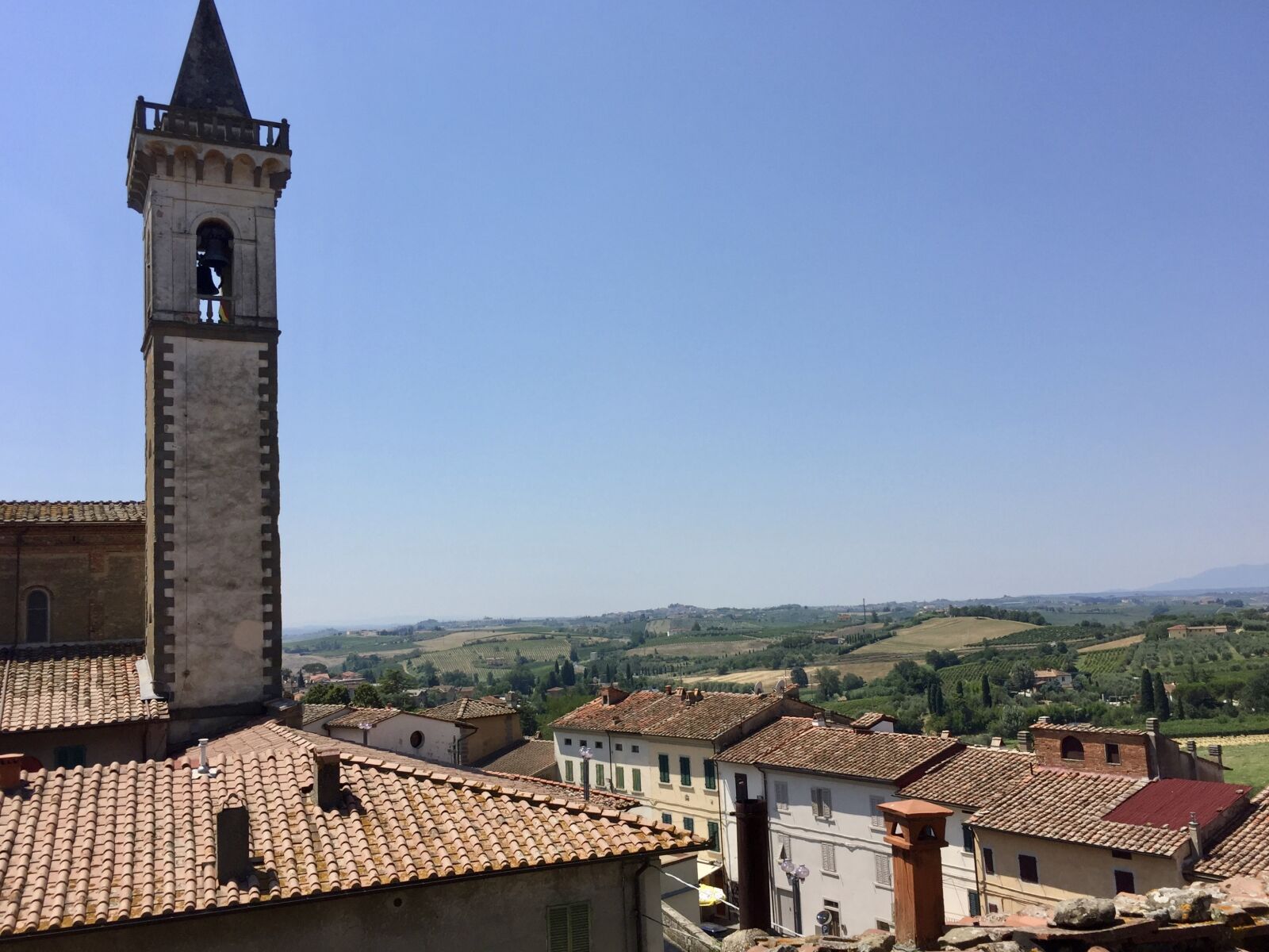 iPhone 6 back camera 4.15mm f/2.2 sample photo. Tower, vinci, tuscany photography