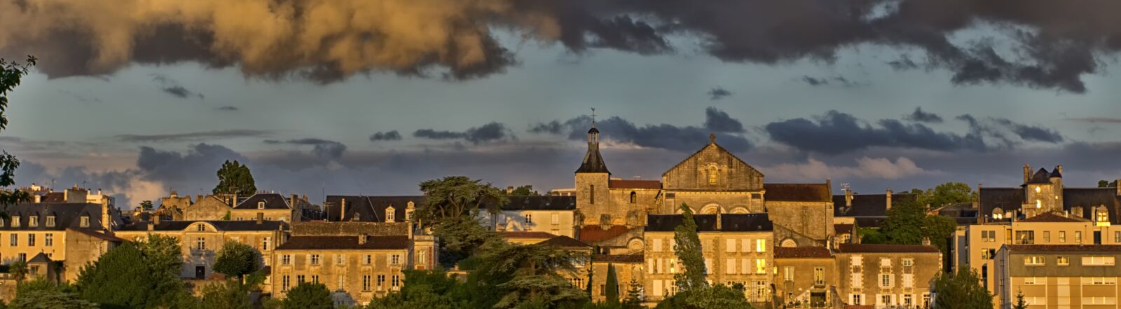 Sony a6000 sample photo. Poitiers, city, summer photography
