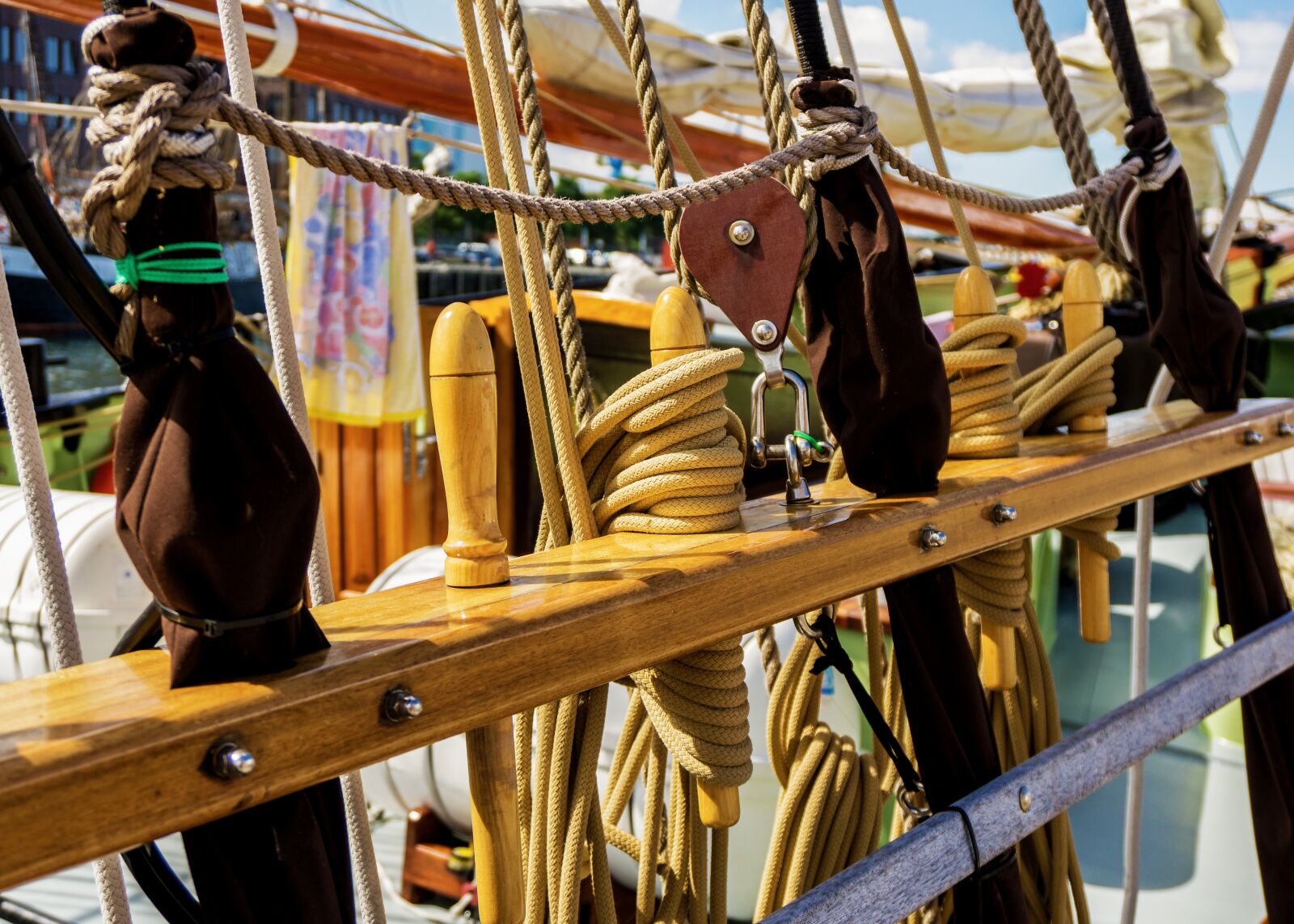 Sony a6000 sample photo. Rope, sail, port photography