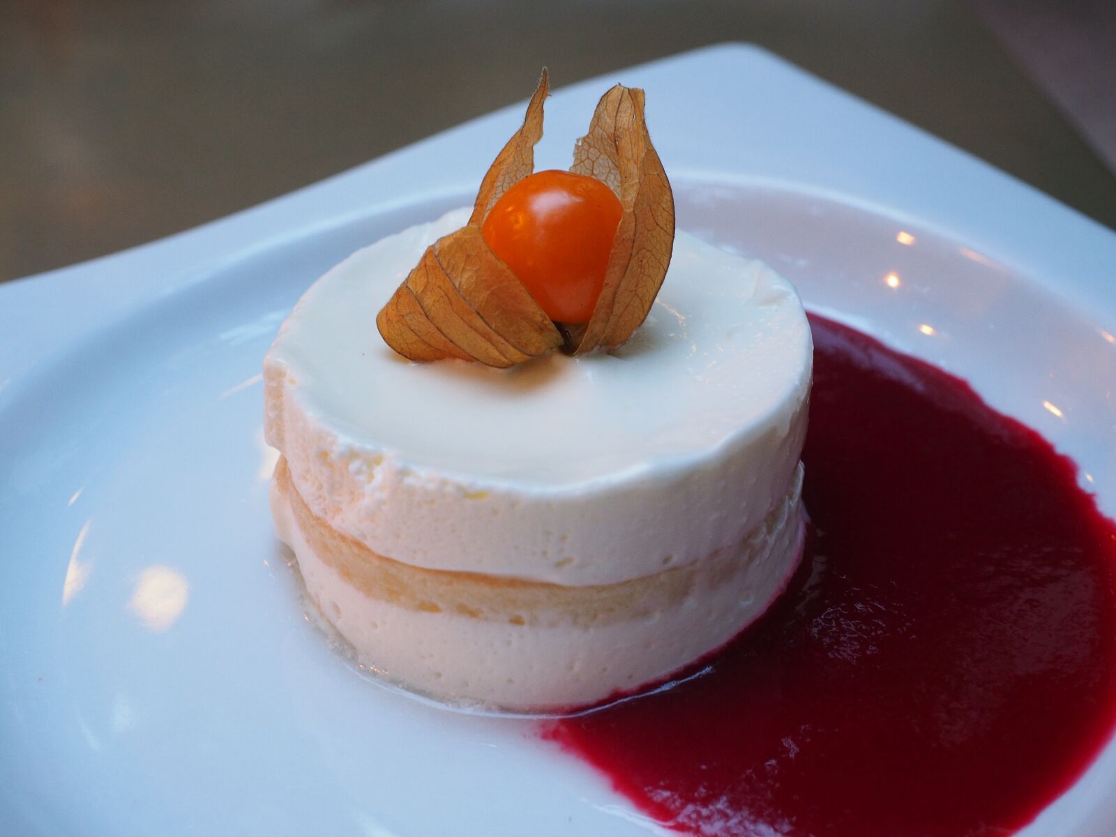 Olympus OM-D E-M1 + Olympus M.Zuiko Digital ED 12-40mm F2.8 Pro sample photo. Dessert, food, gourmet photography