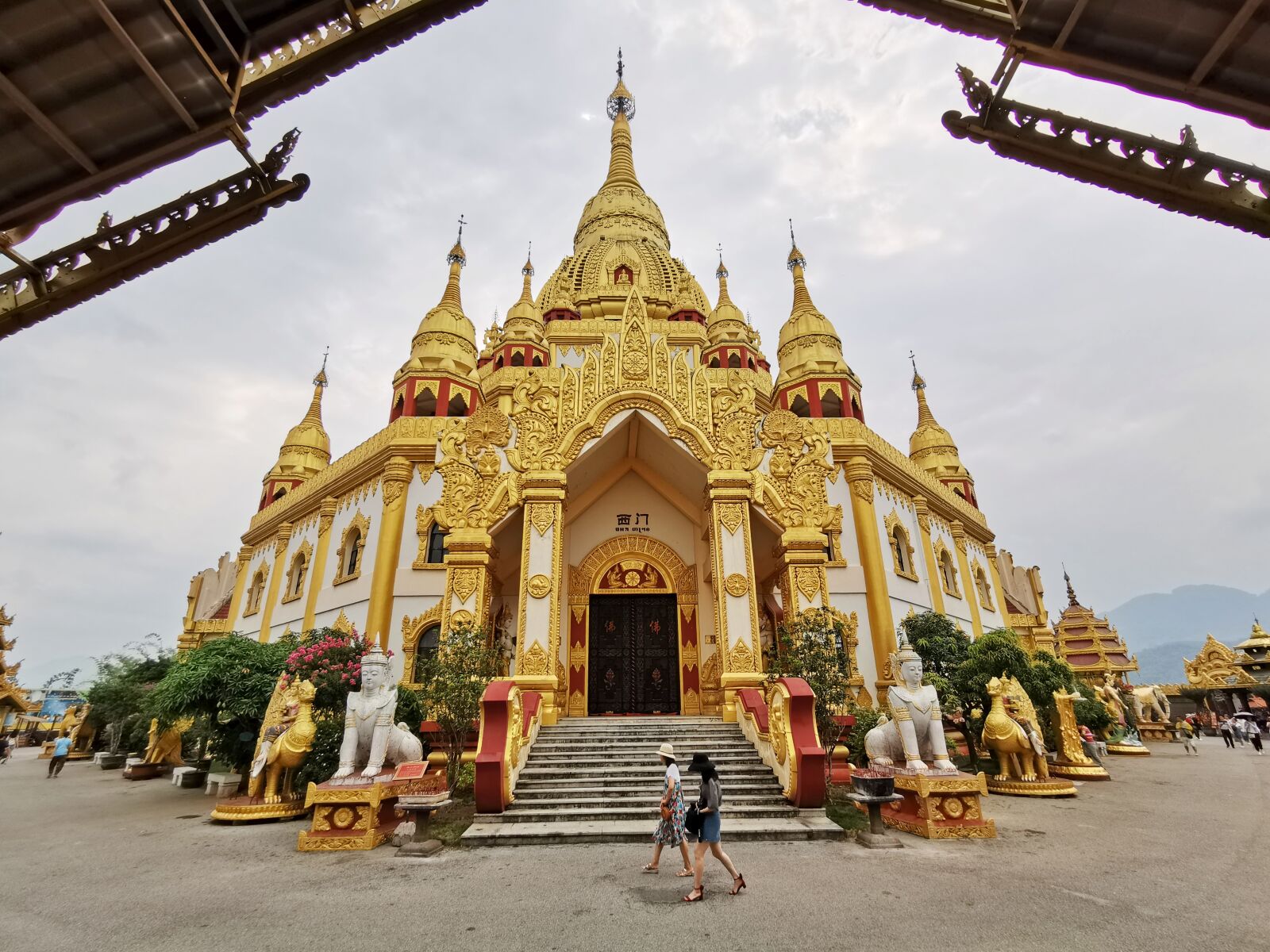 HUAWEI P30 Pro sample photo. Mangshi, china, travel photography