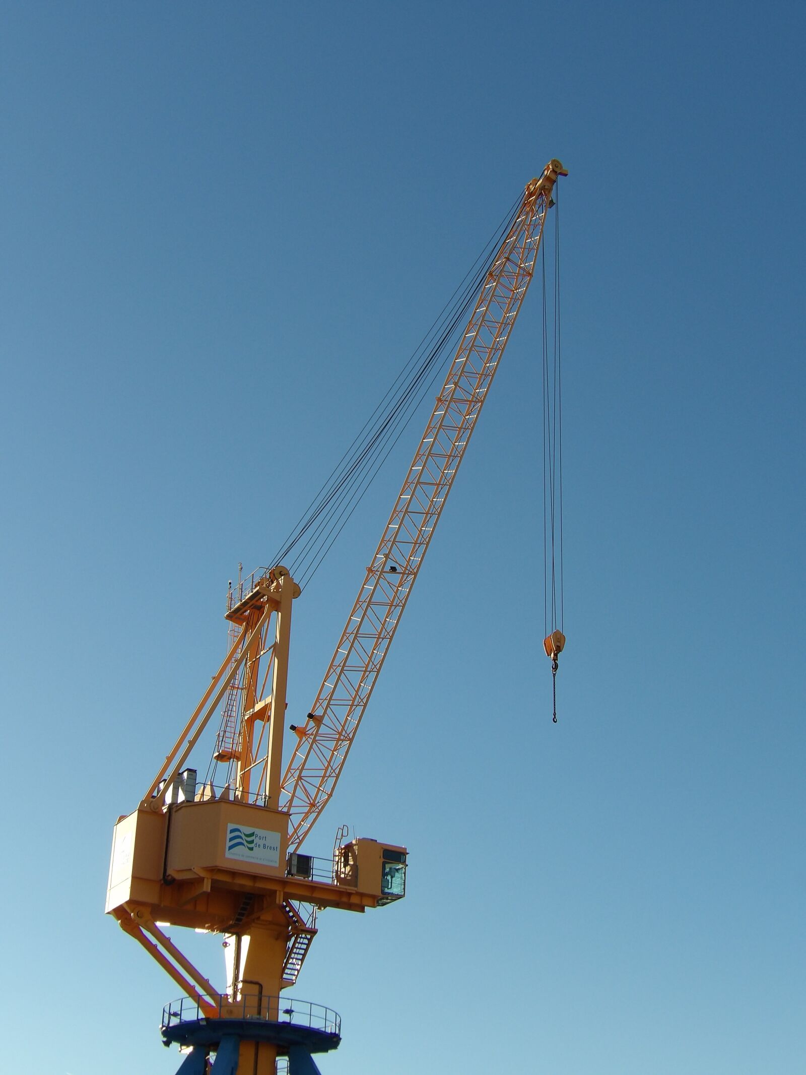 Kodak PIXPRO AZ521 sample photo. Crane, port, industrial photography