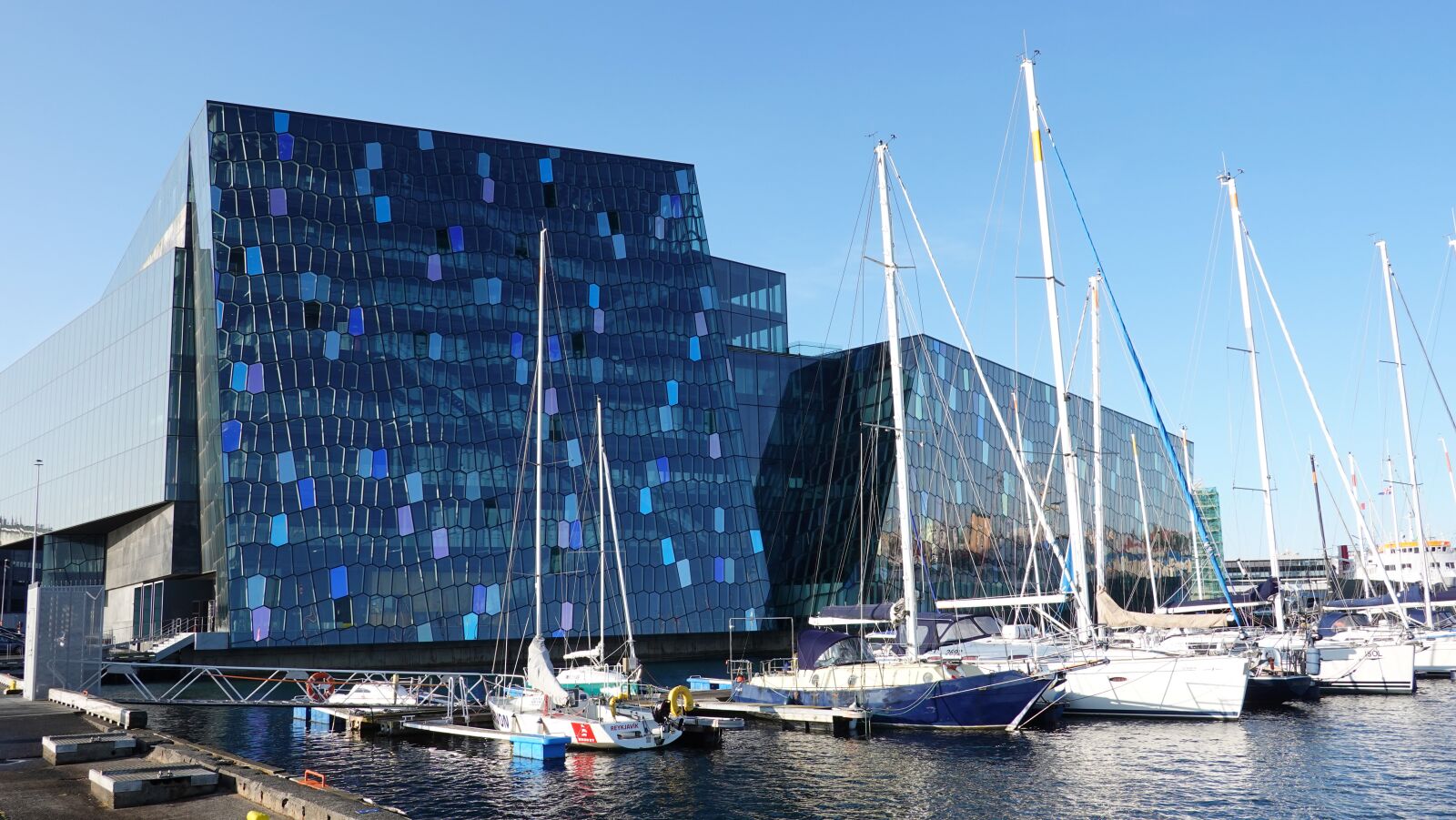 Sony Cyber-shot DSC-RX100 VI sample photo. Harpa, architecture, building photography