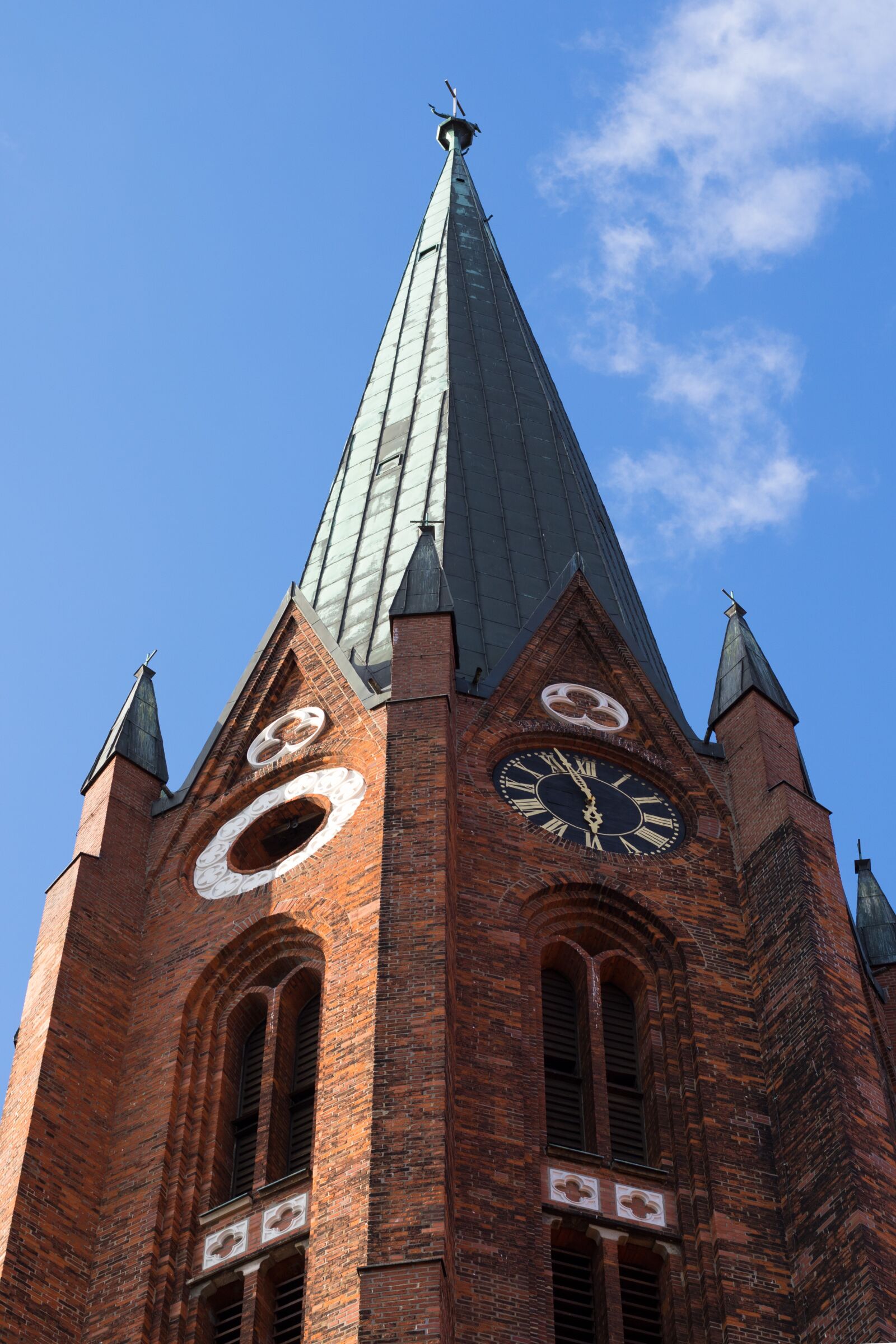 Canon EOS 7D Mark II sample photo. Buxtehude, church, sky photography
