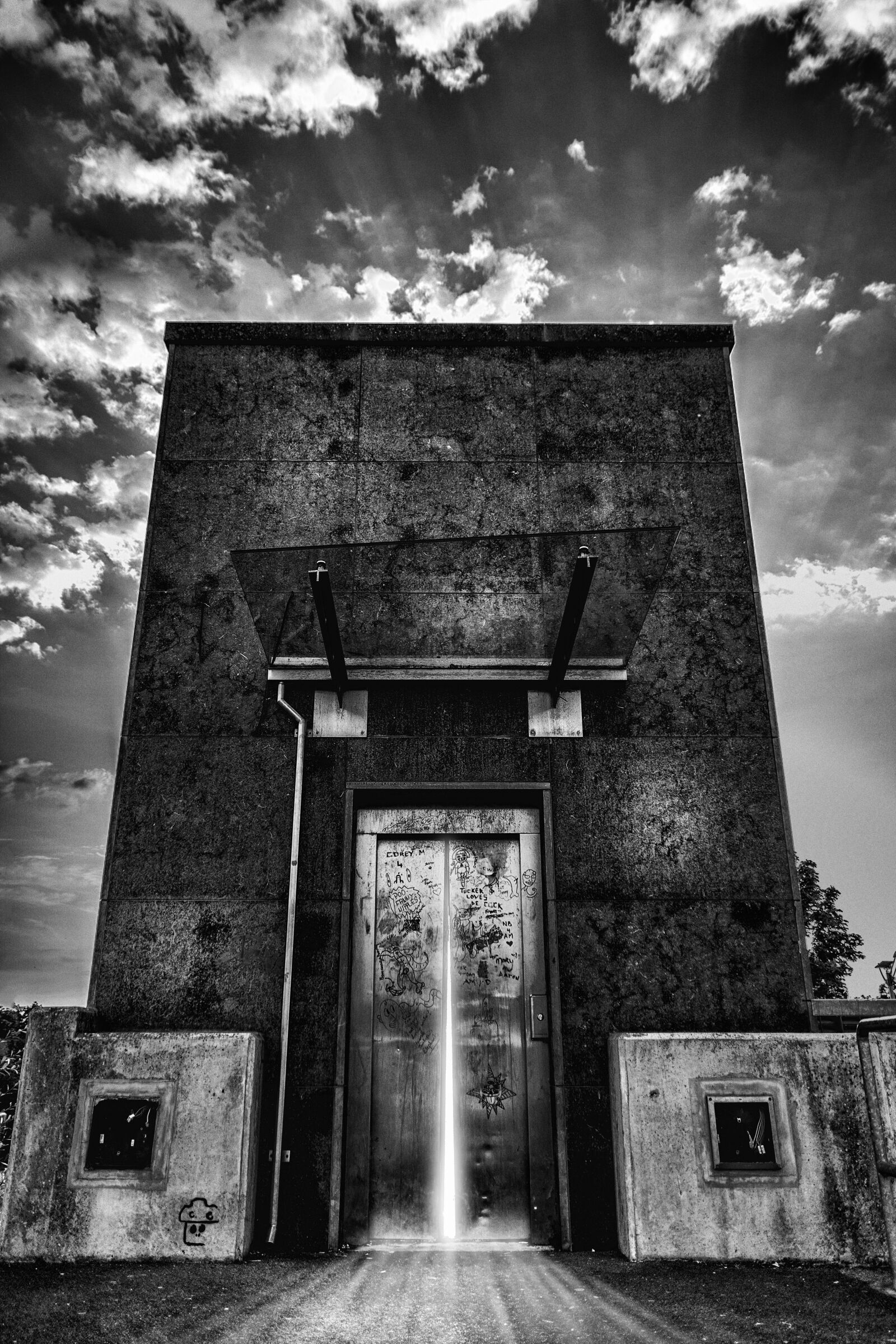 Nikon D7100 sample photo. Tower, mono, landscape photography