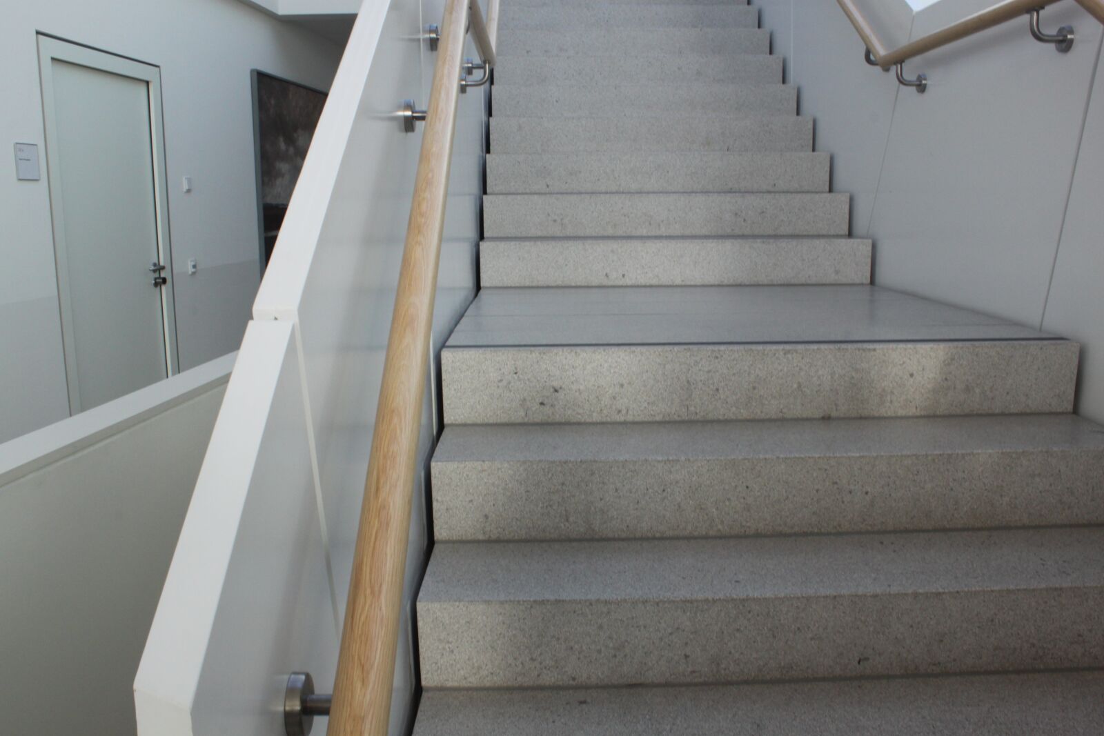 Canon EOS 500D (EOS Rebel T1i / EOS Kiss X3) sample photo. Stairs, gradually, architecture photography