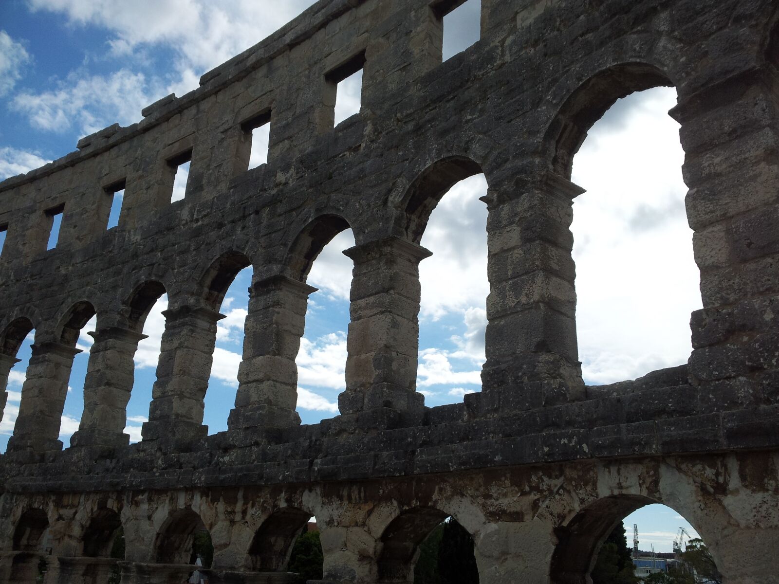 Samsung Galaxy S2 sample photo. Roman, coliseum, europe photography