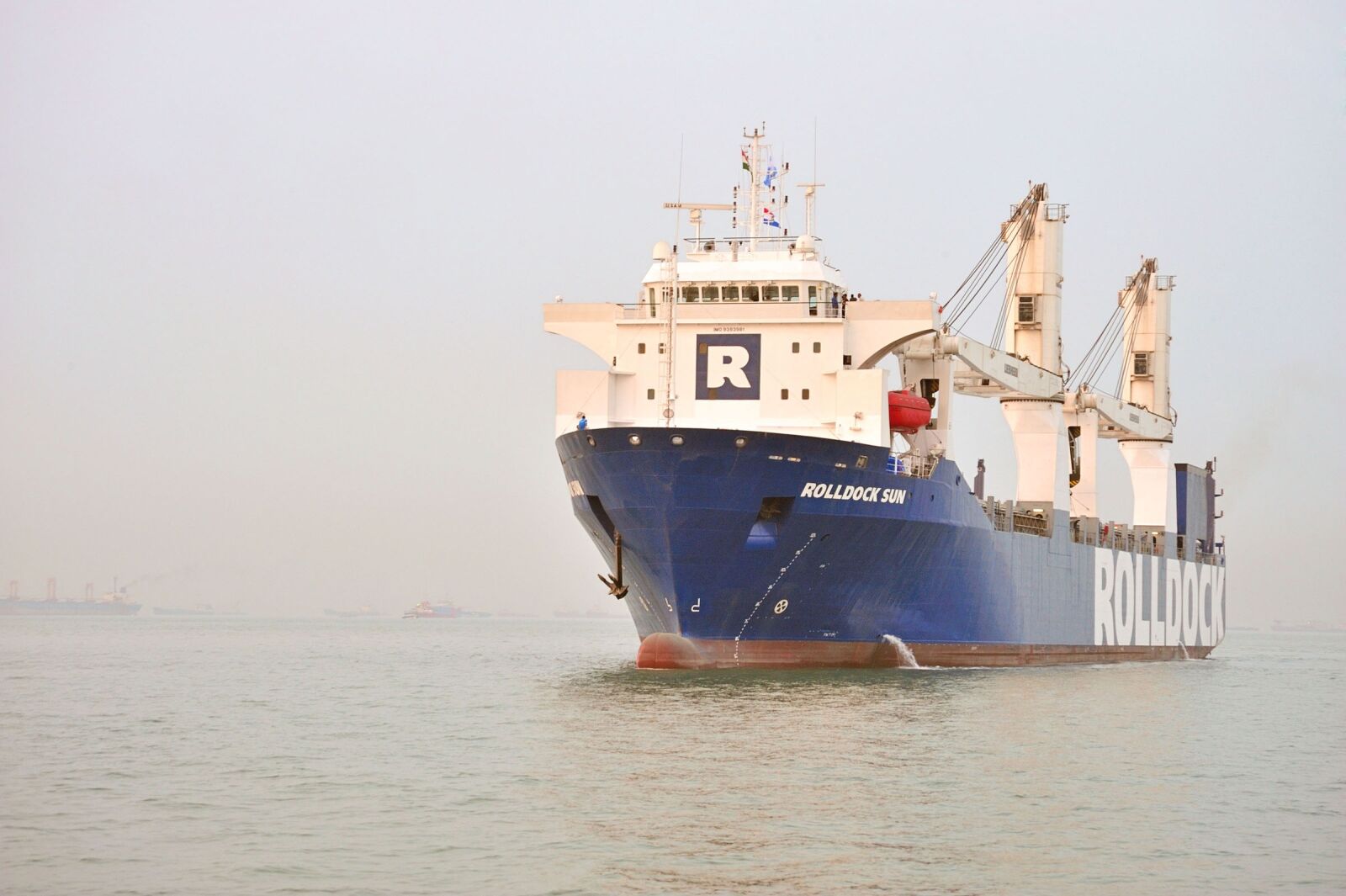 Nikon D3 sample photo. Vessel, rollgroup, submerge photography
