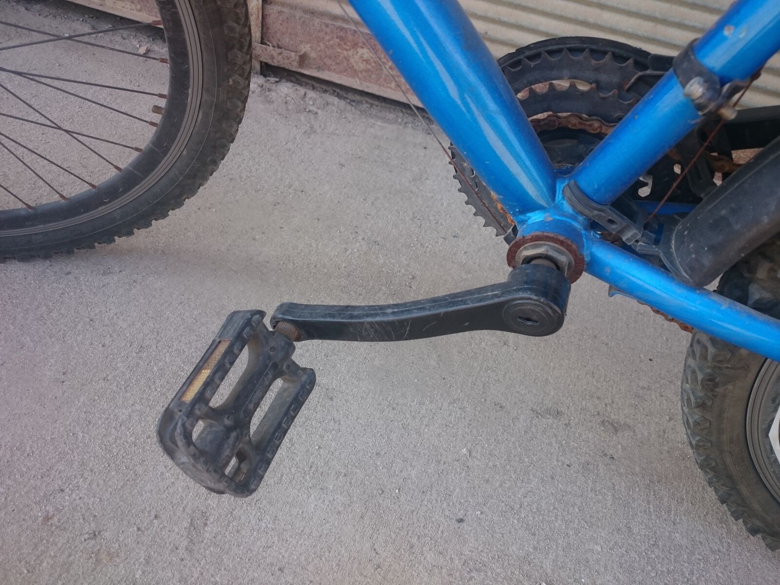 Sony Xperia Z2 sample photo. Bicycle, pedal, chain photography
