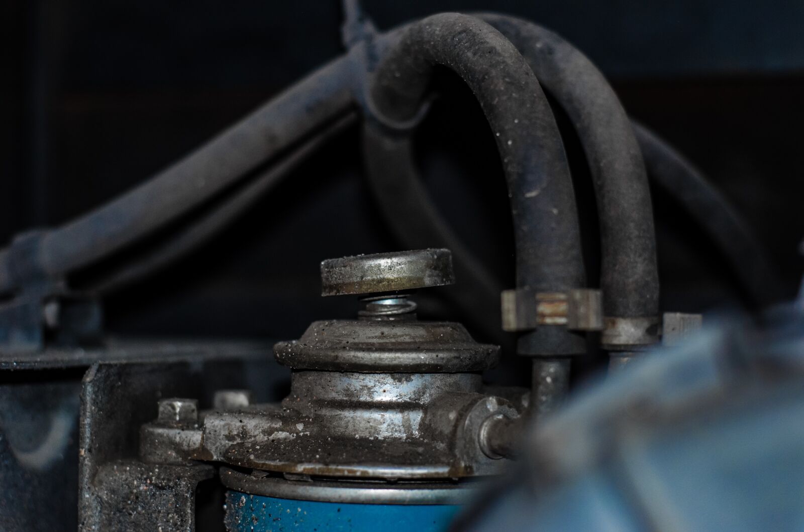 Nikon D5100 sample photo. Machine, truck, battery photography