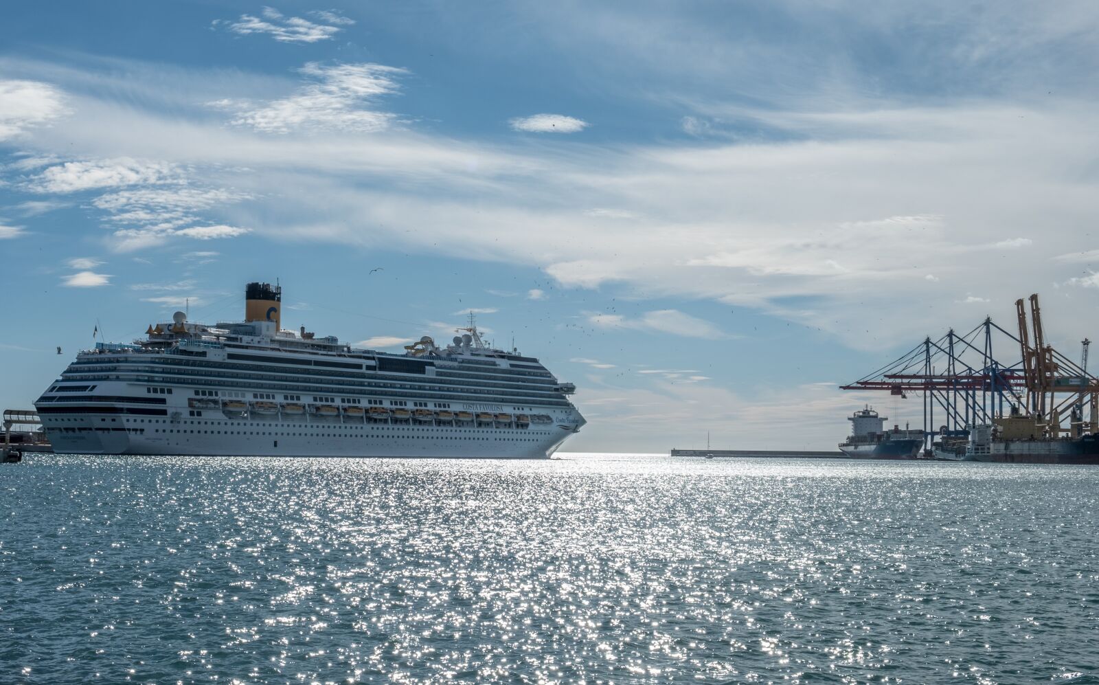 Fujifilm X-T2 sample photo. Malaga, port, beach photography