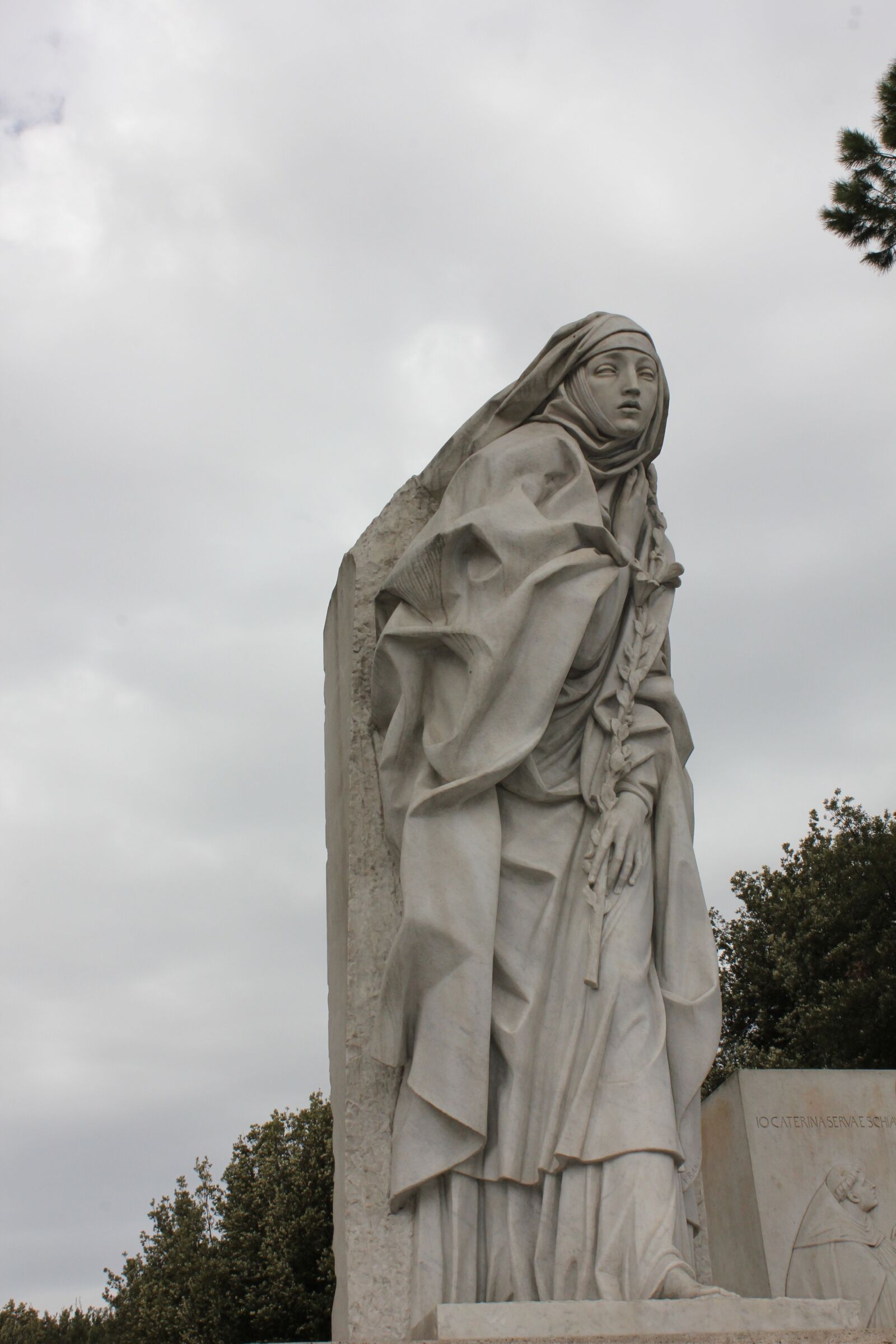 Canon EOS 550D (EOS Rebel T2i / EOS Kiss X4) sample photo. Statue, expression, marble photography