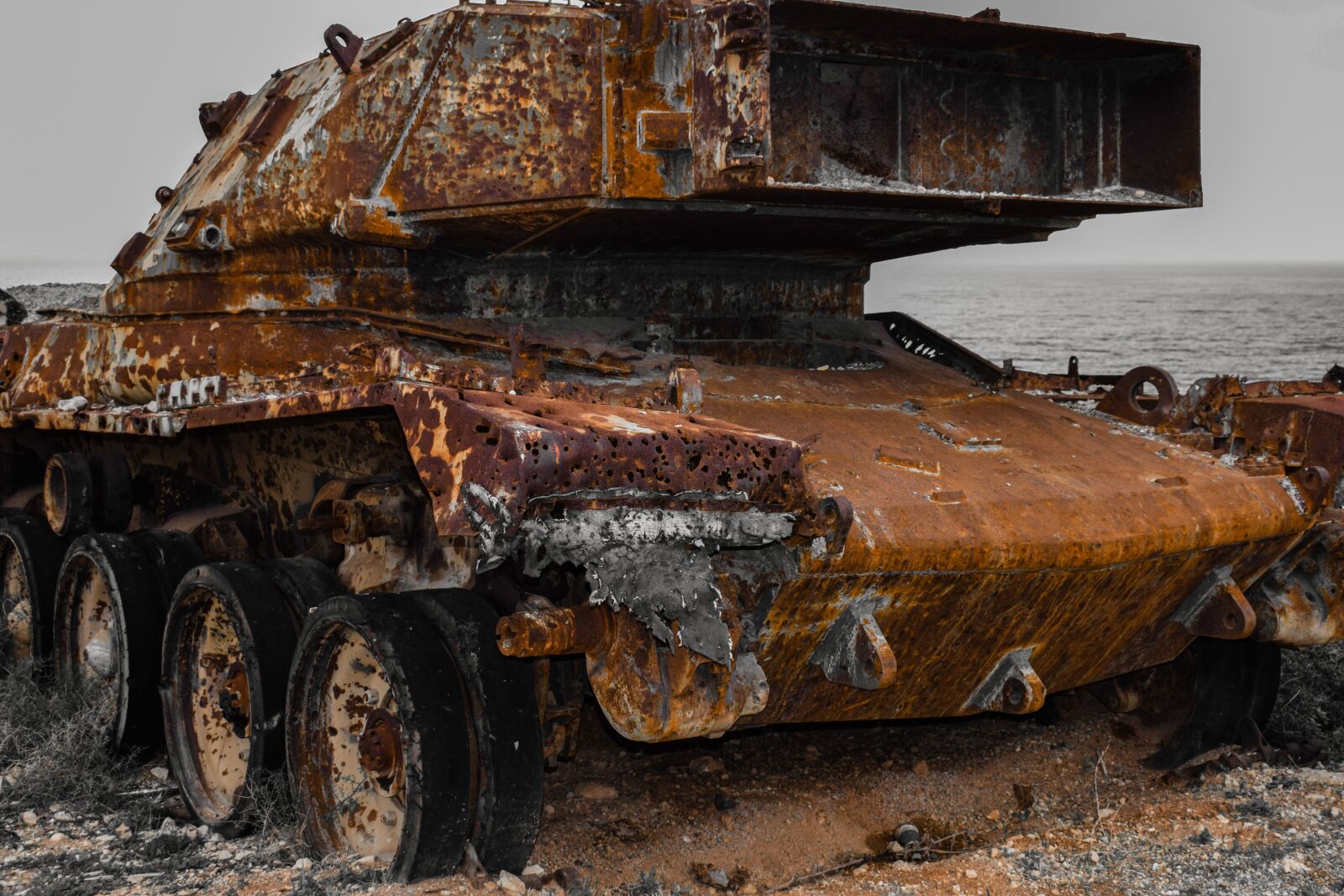 Nikon D3300 sample photo. Tank, rusty, old photography