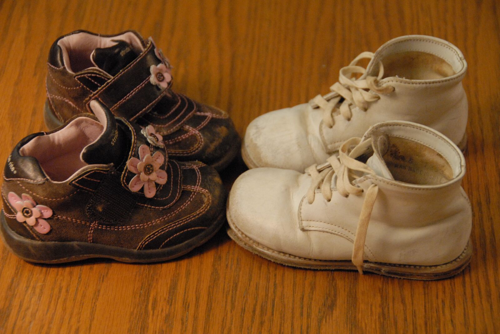 Nikon D200 sample photo. Baby, shoes, baby shoes photography