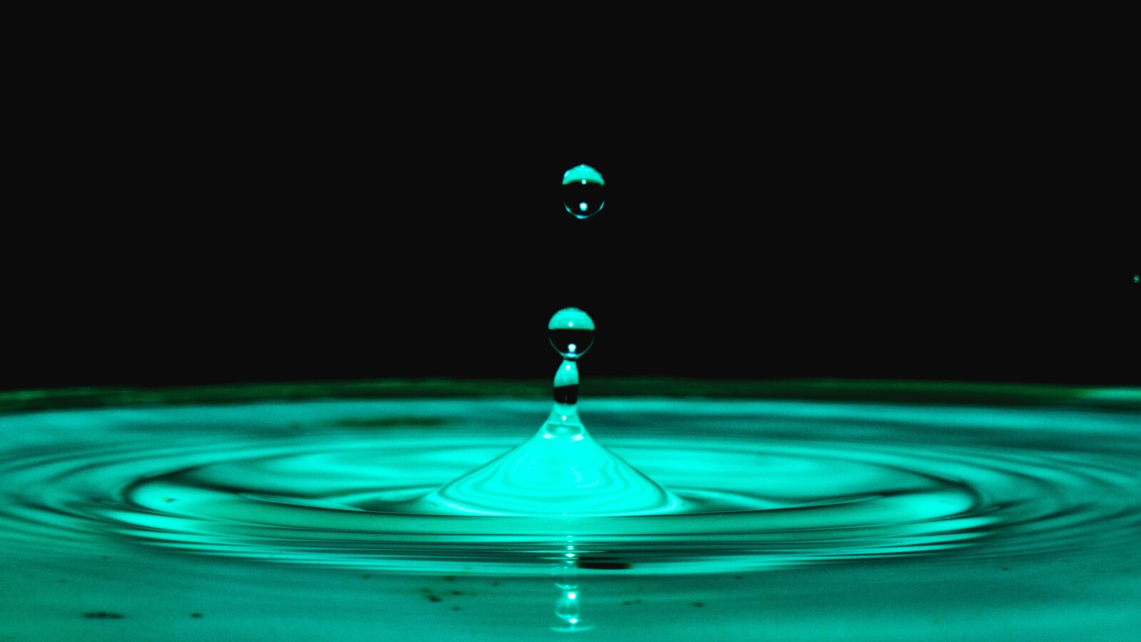 Canon EOS 700D (EOS Rebel T5i / EOS Kiss X7i) sample photo. Water, splash, drop photography