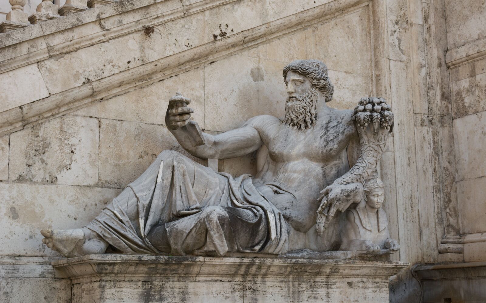 Nikon D5200 sample photo. Rome, statue, capitol square photography