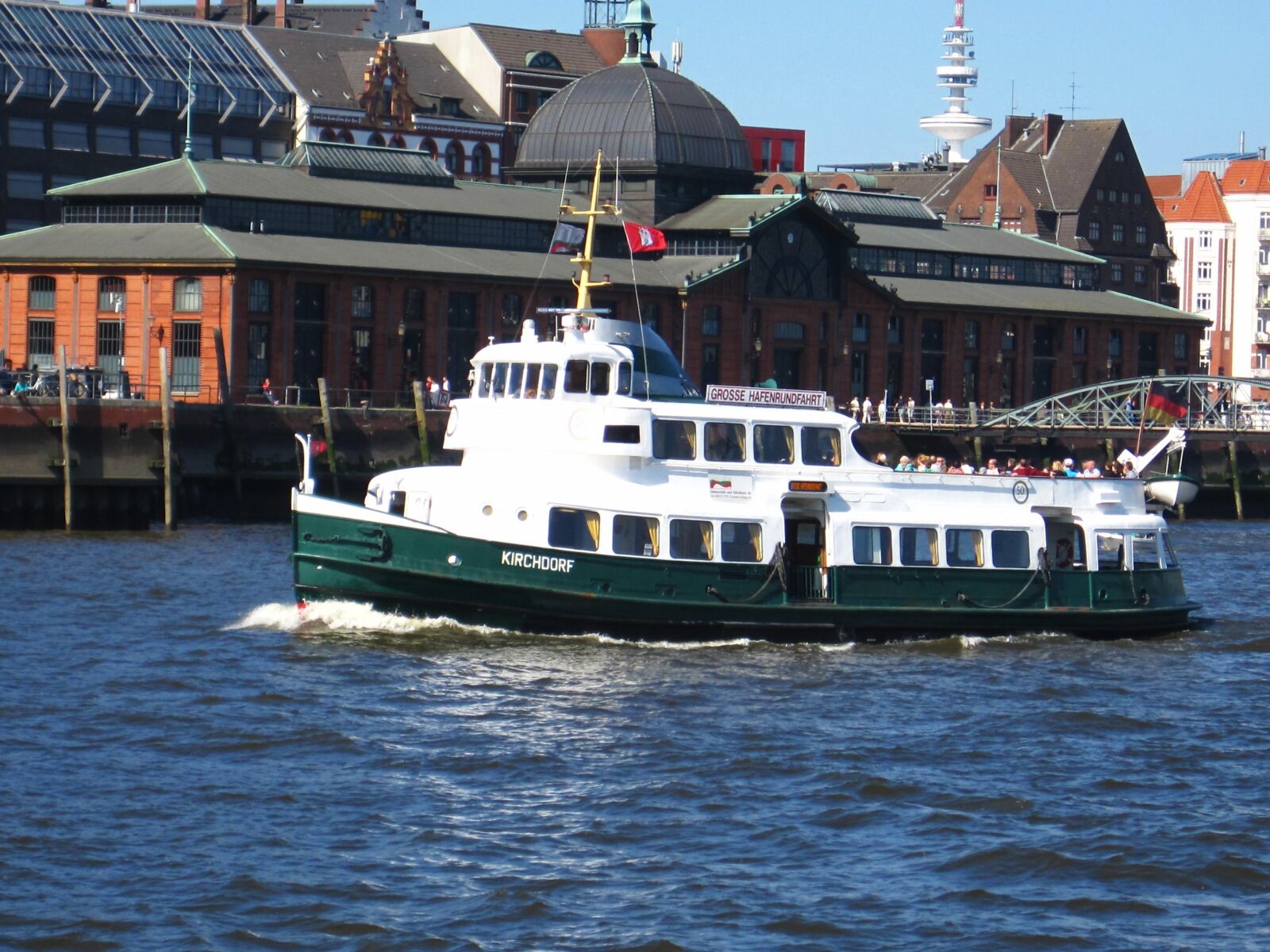 Canon PowerShot SD1200 IS (Digital IXUS 95 IS / IXY Digital 110 IS) sample photo. Hamburg, harbor cruise ship photography