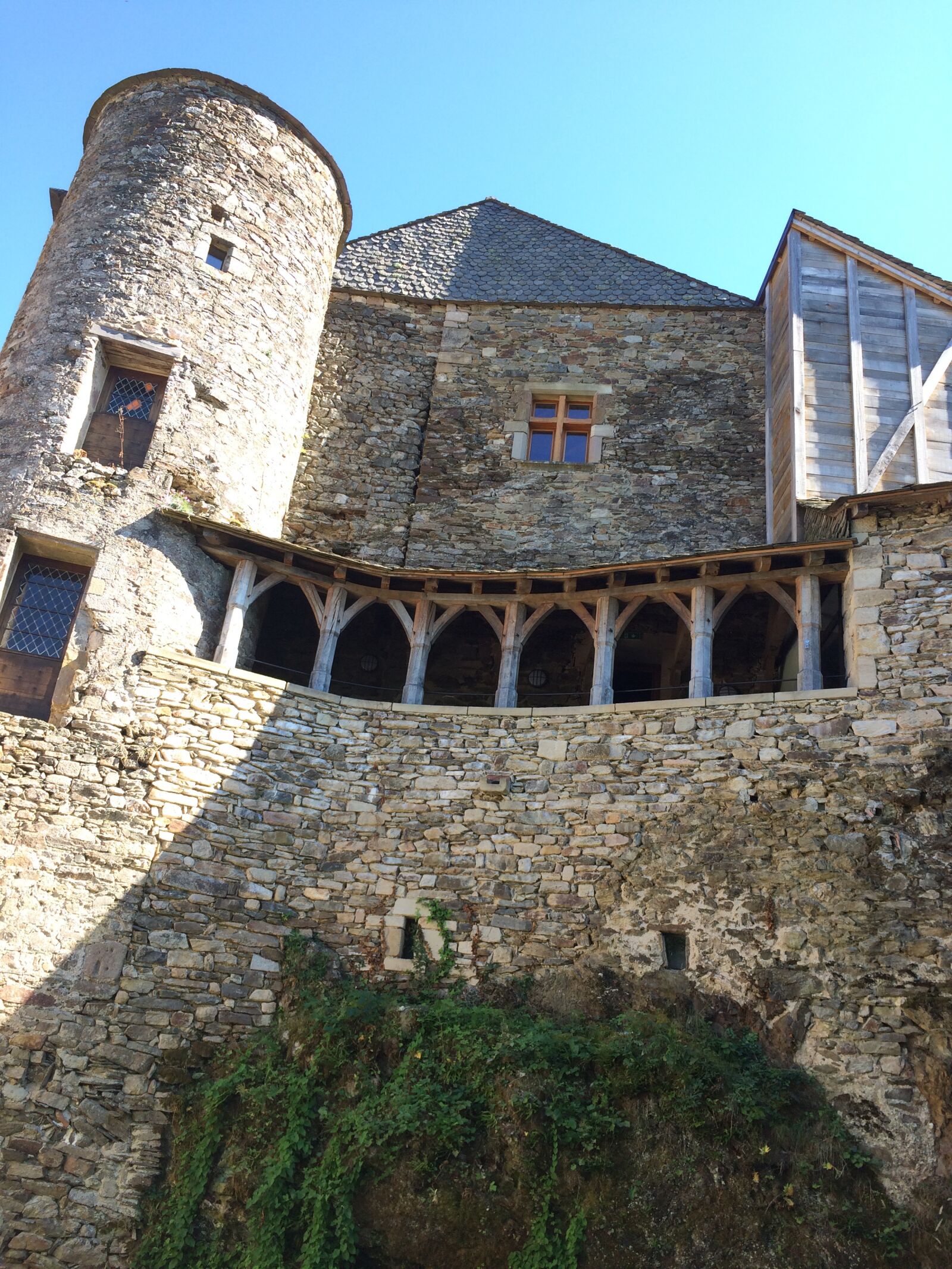 iPhone 5s back camera 4.15mm f/2.2 sample photo. Najac, architecture, aveyron photography
