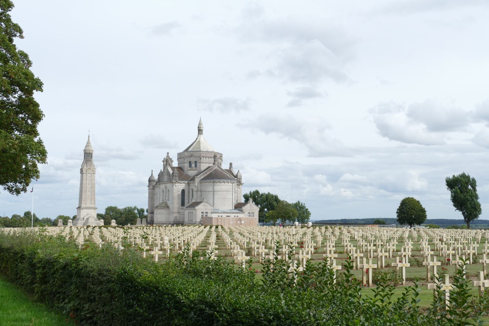 Panasonic Lumix DMC-FZ1000 sample photo. First world war, cemetery photography