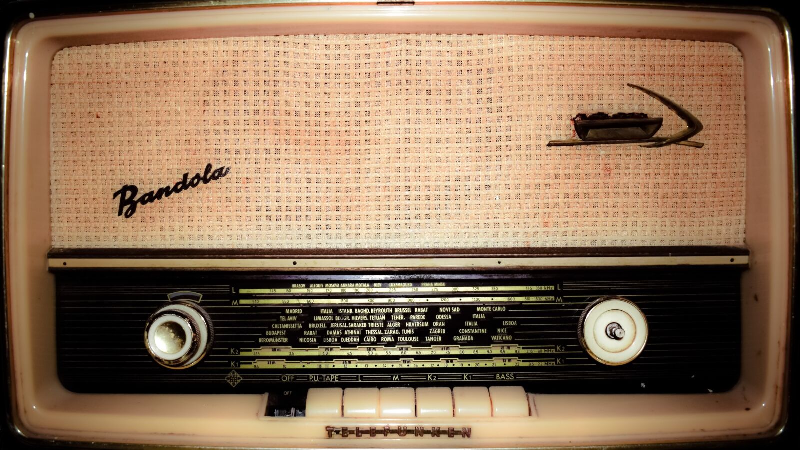 Nikon D3300 sample photo. Radio, old, retro photography