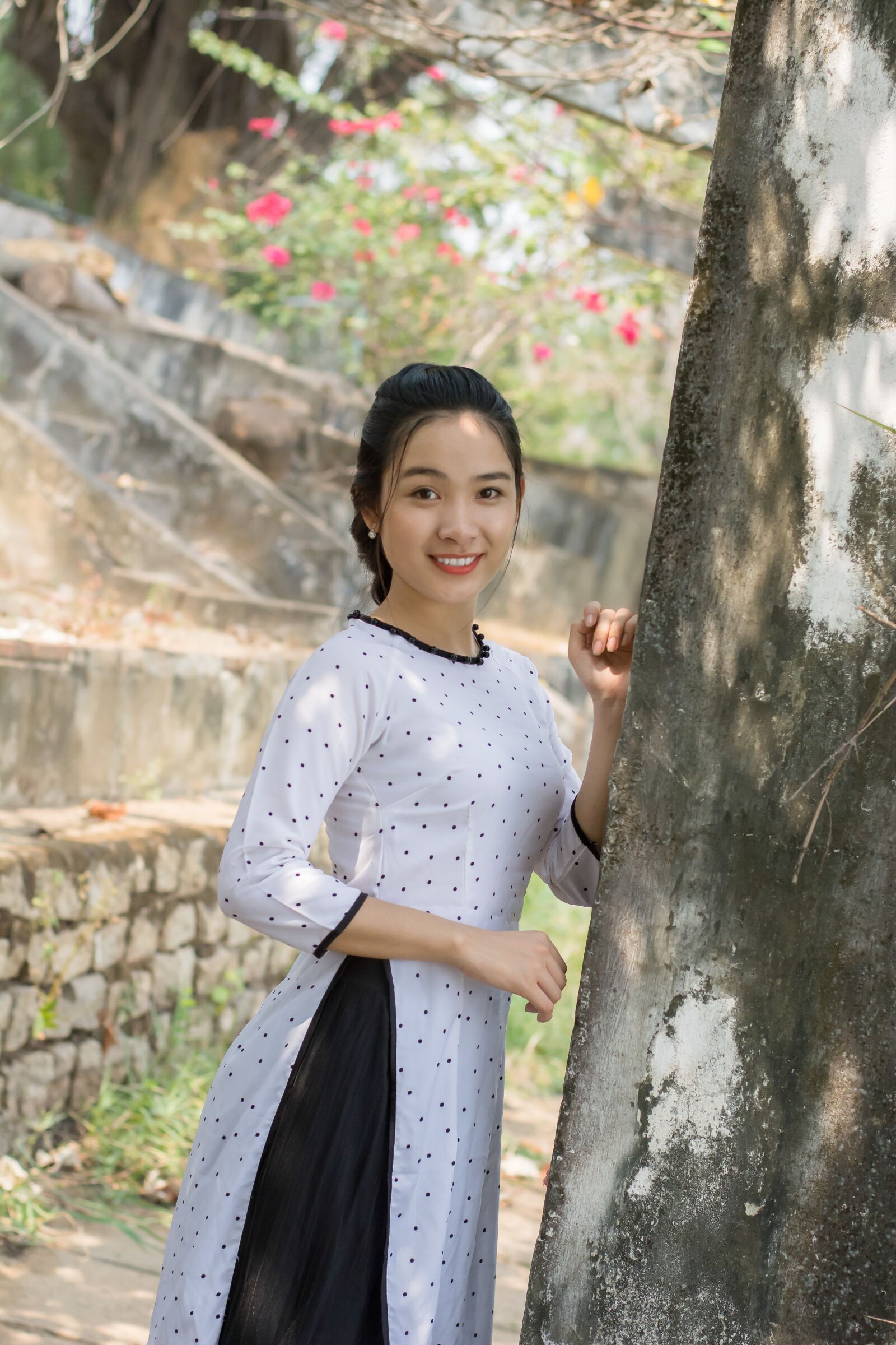 Nikon D5200 sample photo. Tenderness, long coat, girl photography
