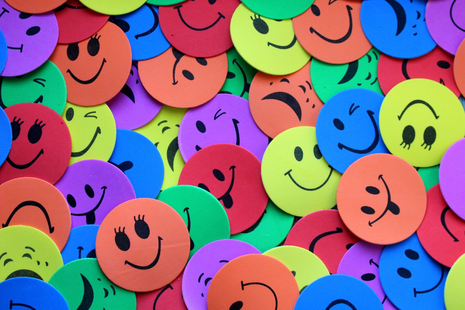 Canon EOS 1200D (EOS Rebel T5 / EOS Kiss X70 / EOS Hi) sample photo. Emoticons, smiley, emotions photography