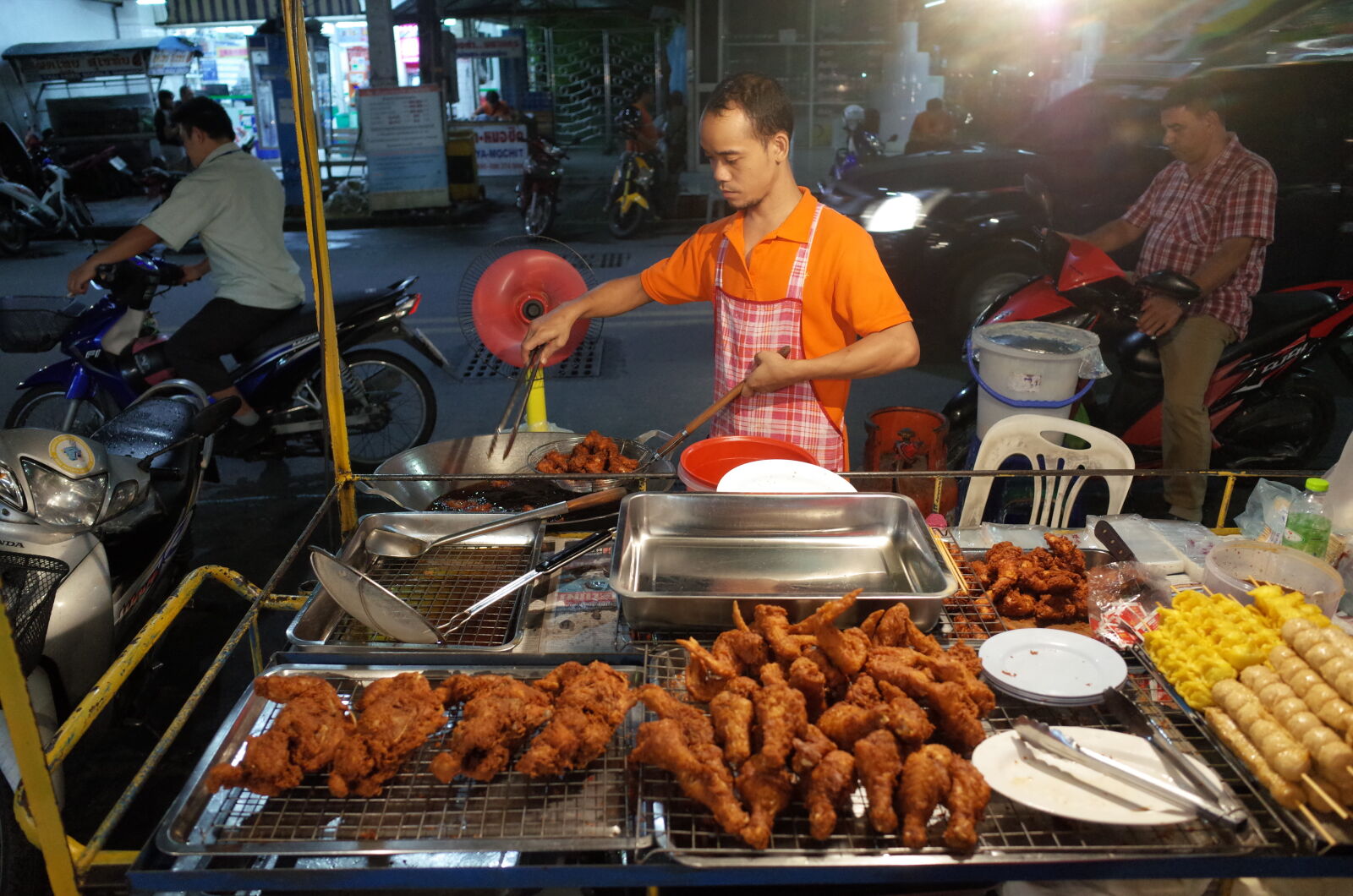 Ricoh GR sample photo. Night, market, thai, food photography