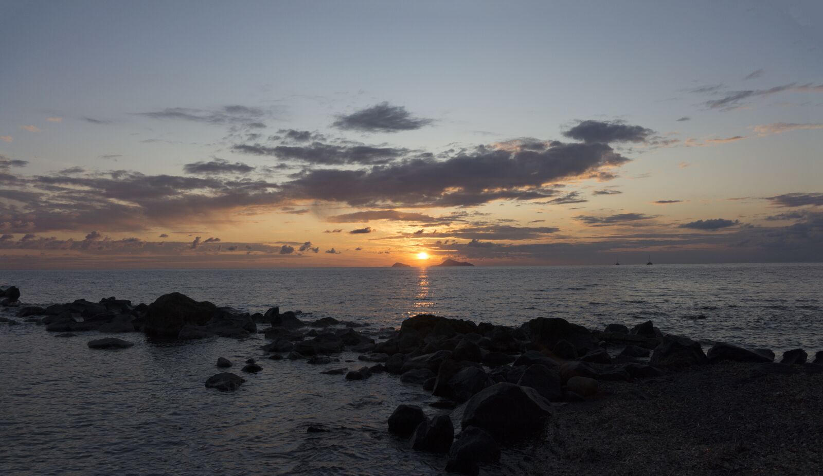 Sony Alpha NEX-7 sample photo. Santorini, sunset, cape photography